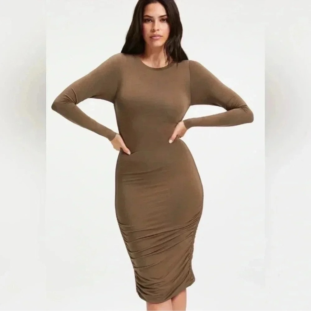 Good American Fog Green Slinky Ruched Long Sleeve MIDI Dress